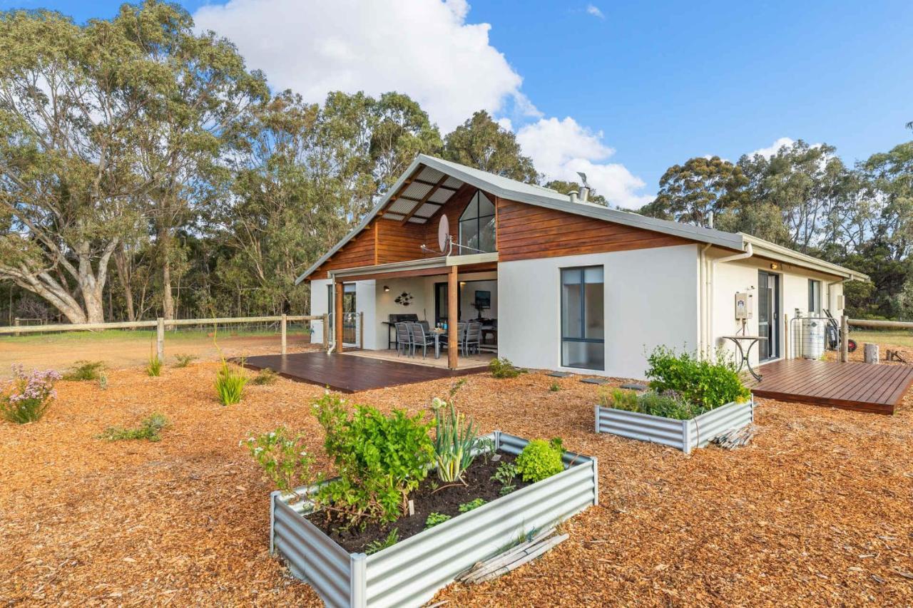Holiday home Kangaroo Retreat - Family Favourite Bush Retreat With Kangaroos In Margaret River