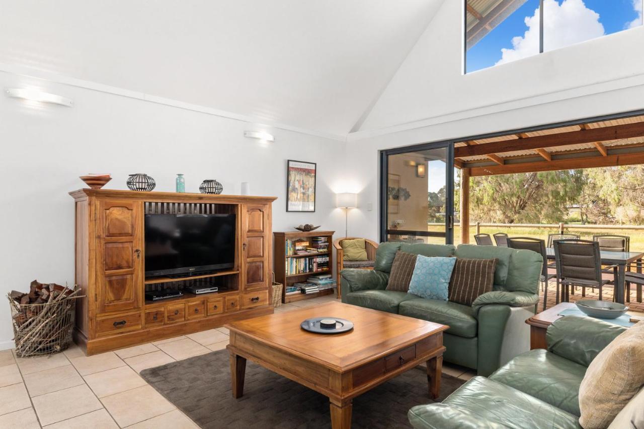 Holiday home Kangaroo Retreat - Family Favourite Bush Retreat With Kangaroos In *
